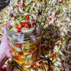 CHÂN GÀ XẢ TẮC CẤP ĐÔNG